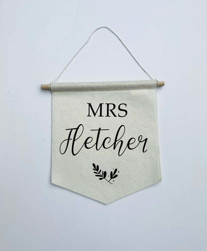 Custom Wedding Sign/Banner - Mr and Mrs