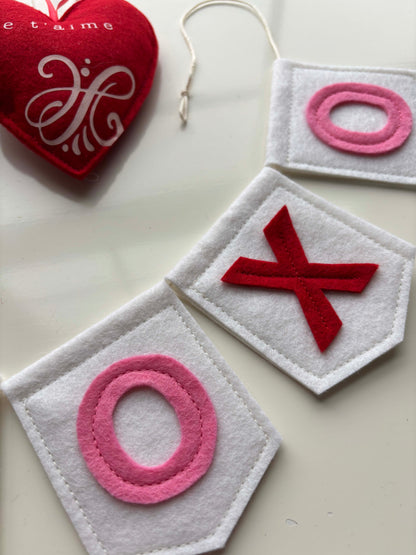Applique XOXO Valentine Garland - Felt Garland