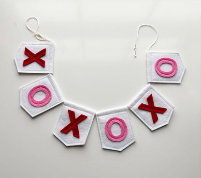 Applique XOXO Valentine Garland - Felt Garland