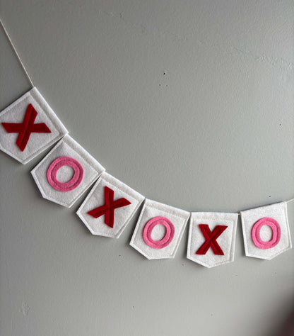Applique XOXO Valentine Garland - Felt Garland